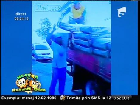 Smiley News: Cel mai puternic om din lume are un rival în Brazilia