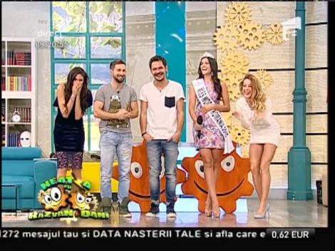 Răzvan și Dani defilează în platou ca pe podiumul de modă