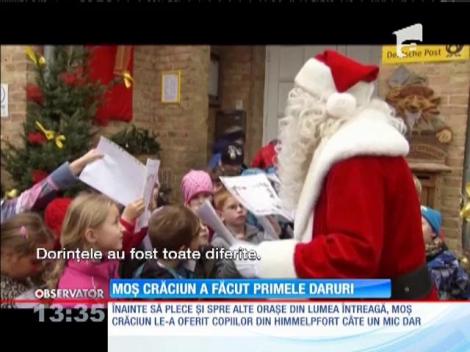 Moş Crăciun a făcut primele daruri