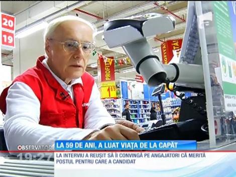 George Dumitrescu, un fost inginer IT, a ajuns casier în supermarket la 60 de ani