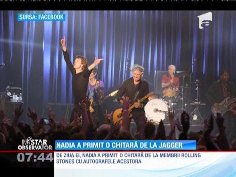 Nadia a primit o chitară de la membrii legendarei trupe rock Rolling Stones