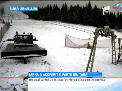 Ninsoarea abundentă a scos drumarii la treabă, în Pasul Gutâi