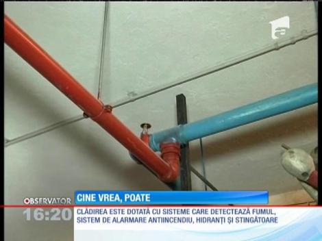 Reprezentanţii unui teatru din Sibiu au decis să ajute firmele să intre în legalitate şi oferă consultanţă celor care vor să obţină autorizaţiile de securitate la incendiu