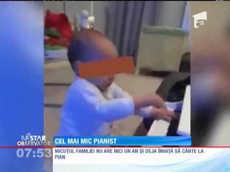 Dominic, fiul Antoniei şi al lui Alex Velea, cântă la pian