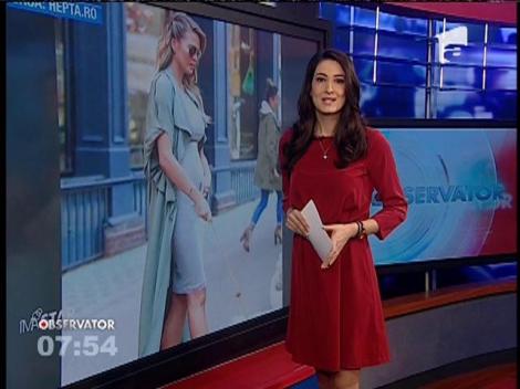 Soţia cântăreţului John Legend, Chrissy Teigen, o graviduță sexy