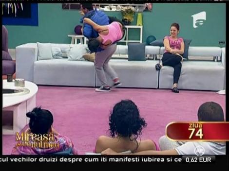 Alexandru, veşnicul vânător al iubirii, îşi urmăreşte prada!