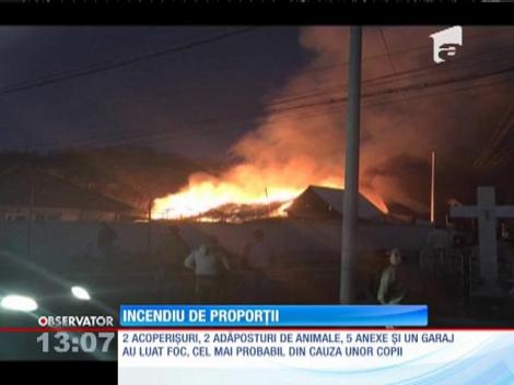 Incendiu de proporţii în Comăneşti, judeţul Bacău