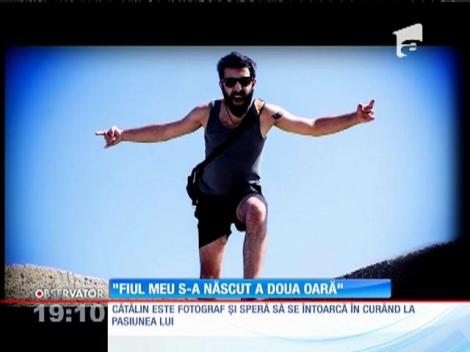 #Colectiv. Fotograful Cătălin Ilniţchi a trecut de încă o operaţie. Mama lui îl veghează necontenit