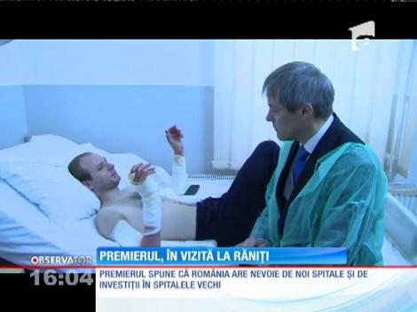 Premierul Dacian Cioloş, în vizită la răniţii din clubul Colectiv internaţi la Spitalul de Arşi
