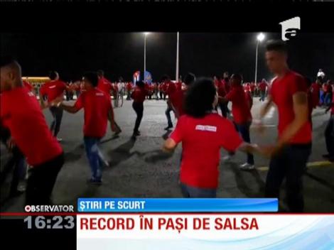 Record de salsa în grup într-o piaţă din Havana