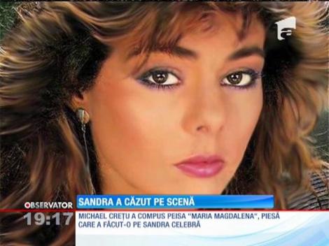 Cântăreața Sandra a căzut pe scenă în timpul unui concert
