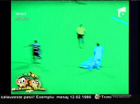 Smiley news: A calculat greșit traiectoria mingii și a realizat faza anului din fotbal