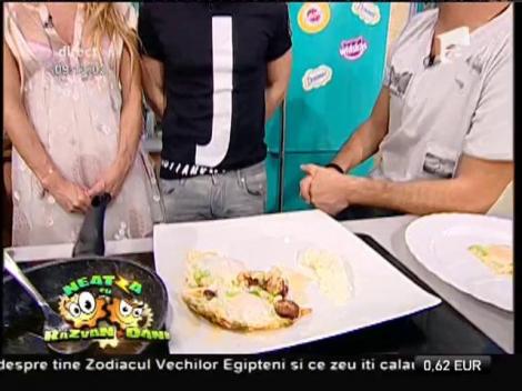 Amintiri din copilărie! Răzvan Simion te învaţă cum se prepară pizza cu felii de pâine