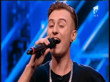 Guess Who - Nu ne-am născut în locul potrivit. Vezi interpretarea lui Alexandru Petcu, la X Factor!