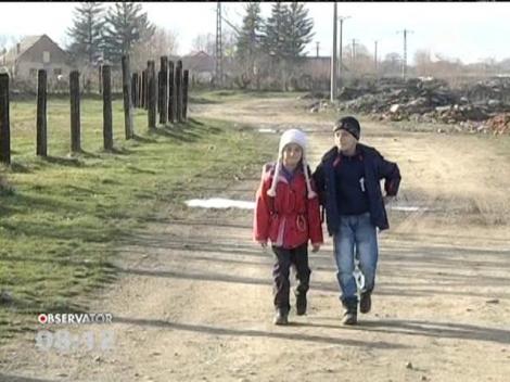 Patru fraţi din Avrig l-au văzut pe Moş Crăciun, doar la televizor