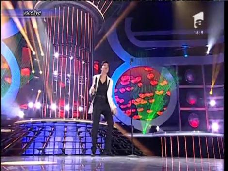 Carmen se transformă în Ştefan Bănică Jr. - "Super Love"