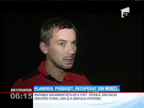 A fost ridicată o parte din epava planorului prăbuşit în luna august în Masivul Postăvaru