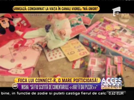 Fetiţa lui Connect-R mănâncă  pizza într-un stil tare haios