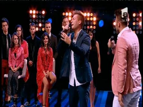 Numai Thomas și Amato au reușit ce face R Kelly cu un întreg cor! “Sunt formidabili!”… și-au zburat direct pe scaun