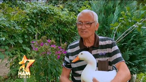 Fripturică și Moțata sunt cele mai fericite raţe din lume! Reuşesc să "vorbească" prin semne cu stăpânul lor