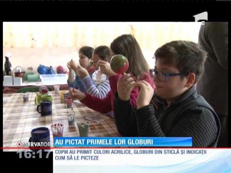 Globurile pictate manuale sunt la mare căutare