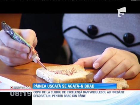 Decorațiuni pentru bradul de Crăciun din pâine uscată