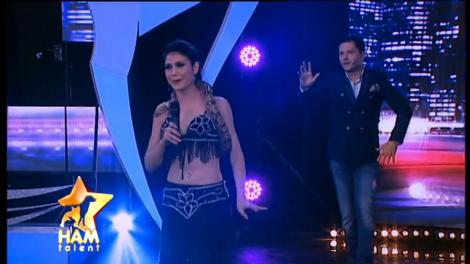 Dans oriental şi un "accesoriu" înfricoşător! Şarpele Bolt nu a impresionat juriul