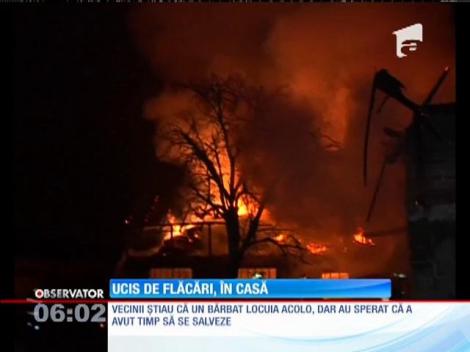 Noapte agitată pe o stradă din Timişoara. O casă şi un grajd au luat foc, iar un om a fost ars de viu