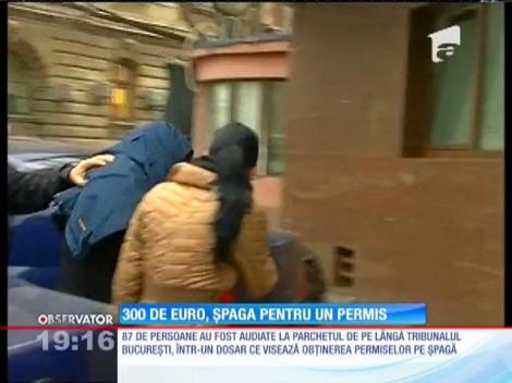 Update / Zeci de instructori auto ridicaţi cu mandate şi duşi la audieri