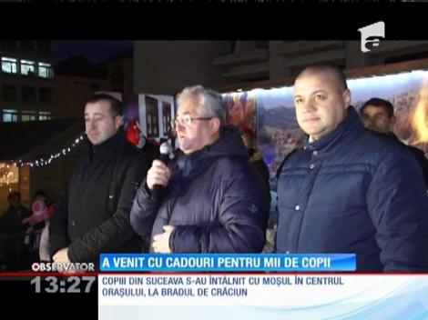 Moş Crăciun a ajuns la Suceava cu dulciuri şi fructe