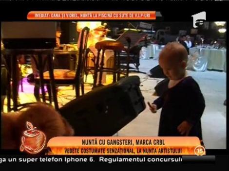 Nuntă cu gangsteri! CRBL și Elena, fermecători în ziua cea mare!