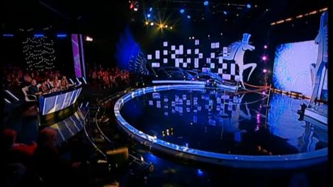 Hulk, câinele karatist, a demonstrat că ştie şi box!