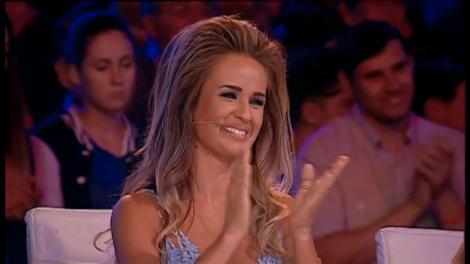 Un nou show de senzaţie cu papagali! Păsările s-au plimbat cu maşinuţa!