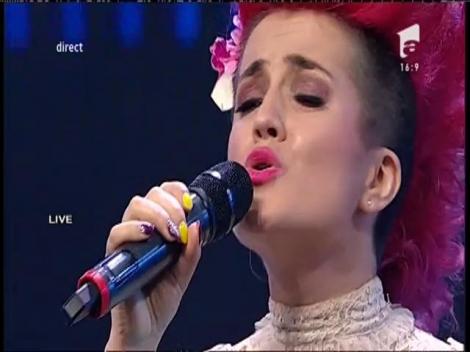 Duel: Angela Buciu - "Mociriţă cu trifoi". Vezi interpretarea Anastasiei Ursu, la X Factor!