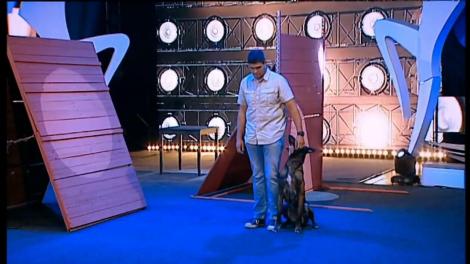 Niciun obstacol nu e prea greu! Erkan și Peggy, doi câini foarte talentați, au convins juriul că merită să ajungă în finală!
