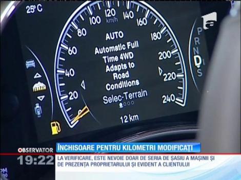 Cine scade kilometri din bord, primeşte ani în închisoare! Aleşii lucrează la o lege care-i pedepseşte pe samsarii de maşini