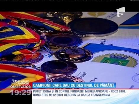 Fii Moş Crăciun pentru un campion. Delia, "Piti", Alexandra, Ana-Maria şi Ştefan, miciicampioni de la lupte libere