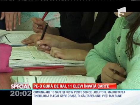 SPECIAL! Pe-o gură de răi, 11 elevi &icirc;nvaţă carte