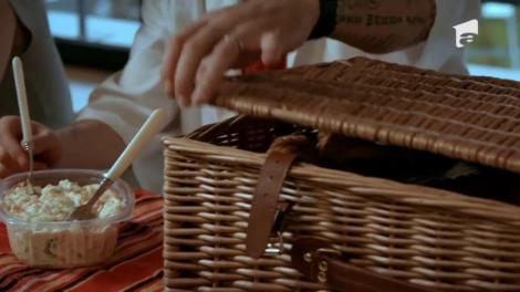 Melodia care nu te ține la dietă de Crăciun -”Mi-a fost dor de un porc la rotisor”