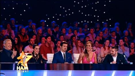 E talentat la cântat! Rocky, câinele care ar fi putut concura cu succes și la ”X Factor”