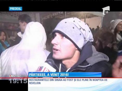 Sute de români au petrecut Revelionul pe pârtia Clăbucet din stațiunea Predeal