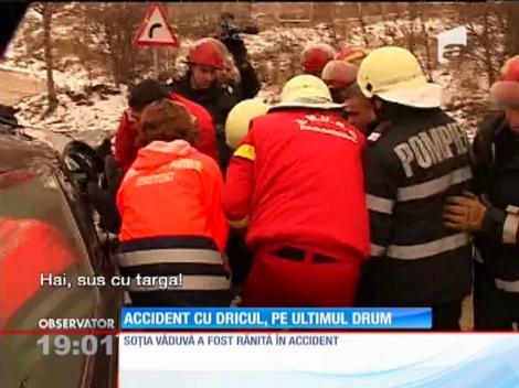 Un car mortuar a fost implicat într-un accident rutier
