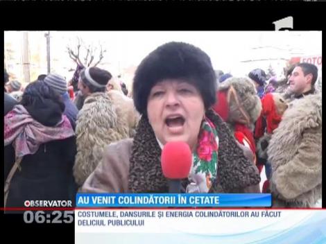 Zeci de formații de urători au participat la festivalul Datinilor de la Târgu-Neamț