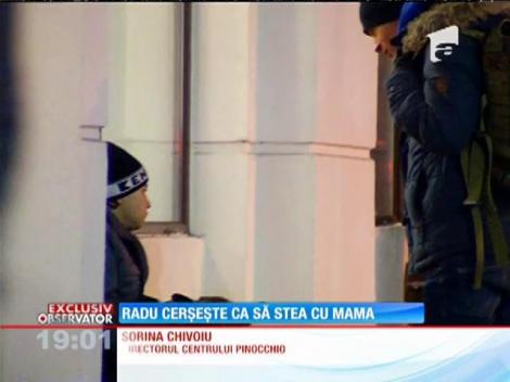 Radu şi Lupu au impresionat o ţară întreagă! Fugit de la orfelinat, puştiul cerşeşte iarna în Bucureşti, alături de singurul lui prieten - un maidanez