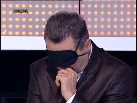 Senzațional. Nea Mărin recunoaște dansurile populare legat la ochi și fără să audă muzica!