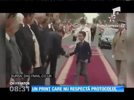 Prinţul Marocului refuză să îi fie pupată mâna
