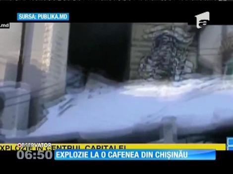O explozie puternică, urmată de un incendiu, a zguduit centrul Chişinăului