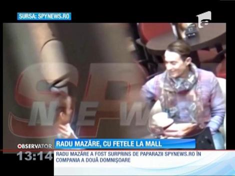 Radu Mazăre, surprins în compania a două domnişoare