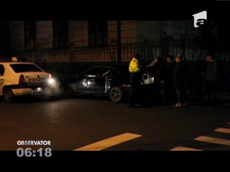 Un şofer începător a intrat cu maşina într-un magazin alimentar din Gherla