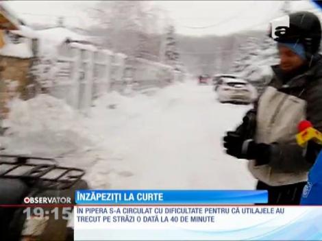 Zonele rezidenţiale de lângă Bucureşti au rămas izolate din cauza troienelor